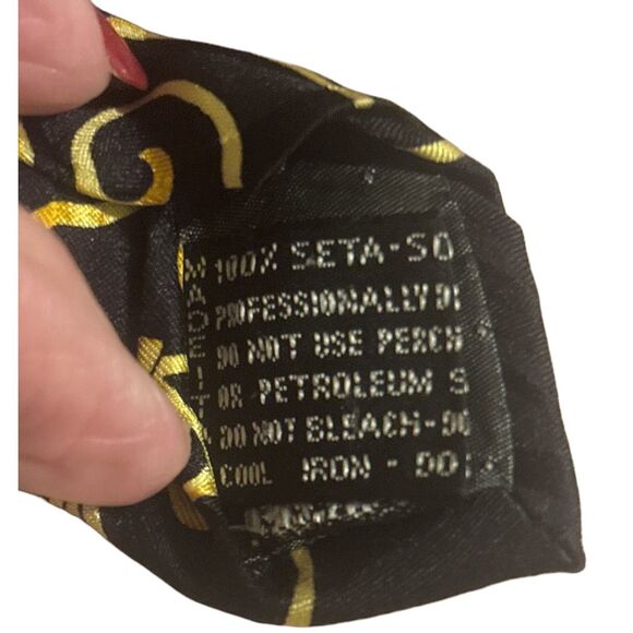 Vtg GIANNI VERSACE 90s Silk Tie Black Gold Baroque Floral Italy HANDMADE Spain - Picture 6 of 6